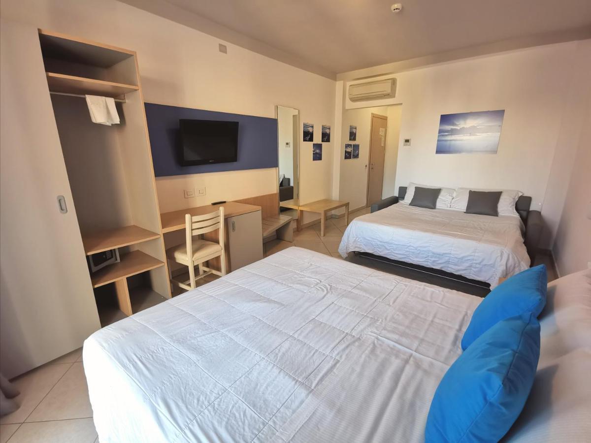 Hotel Oceanomare Punta Marina Kültér fotó