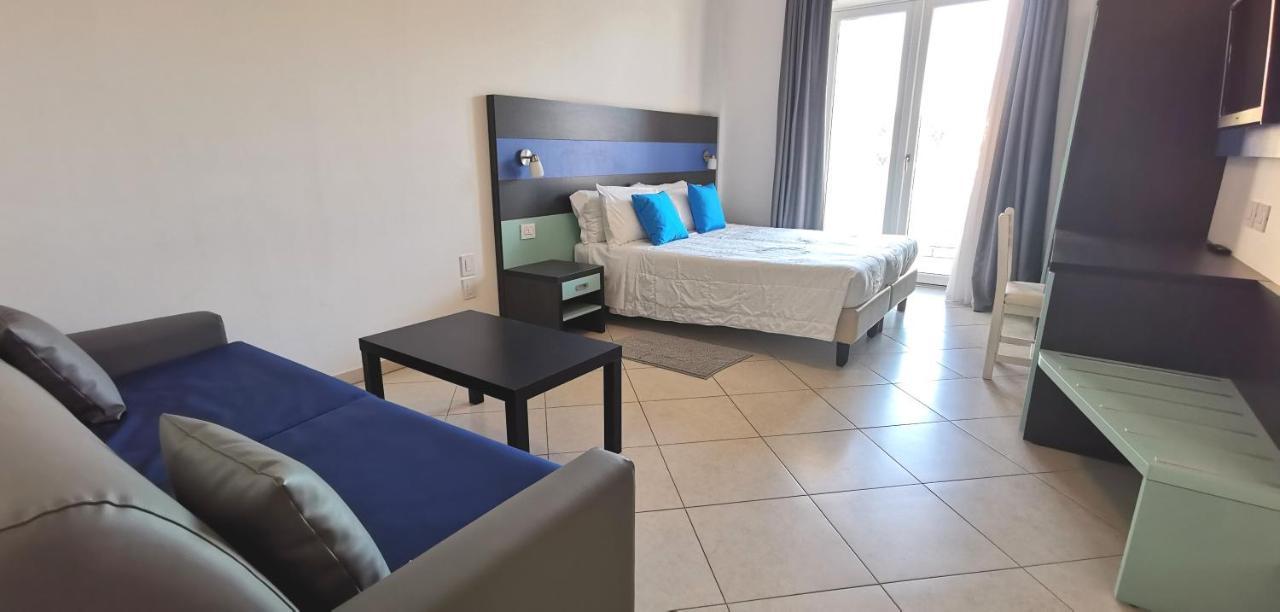 Hotel Oceanomare Punta Marina Kültér fotó