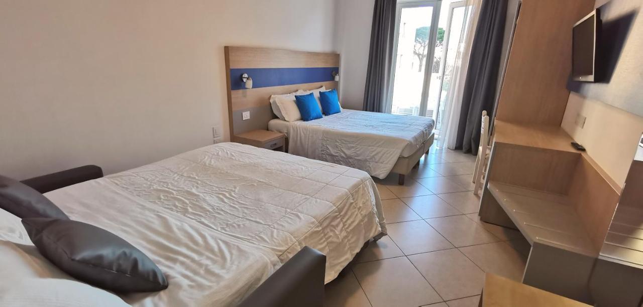 Hotel Oceanomare Punta Marina Kültér fotó