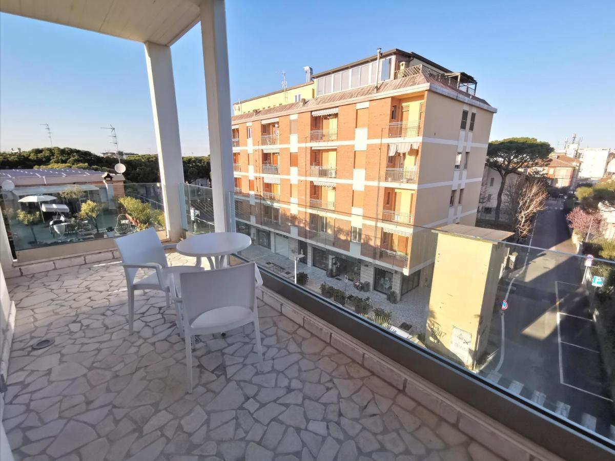 Hotel Oceanomare Punta Marina Kültér fotó