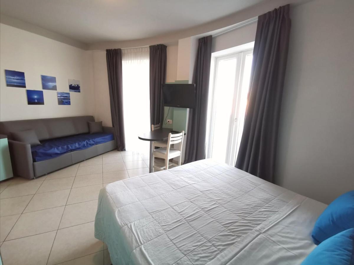 Hotel Oceanomare Punta Marina Kültér fotó