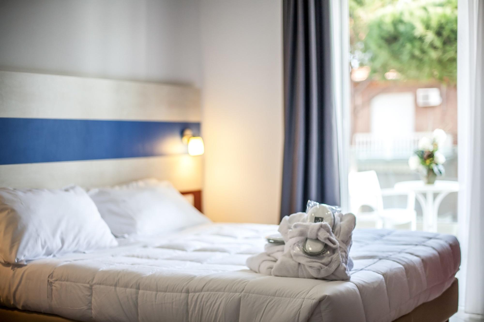 Hotel Oceanomare Punta Marina Kültér fotó