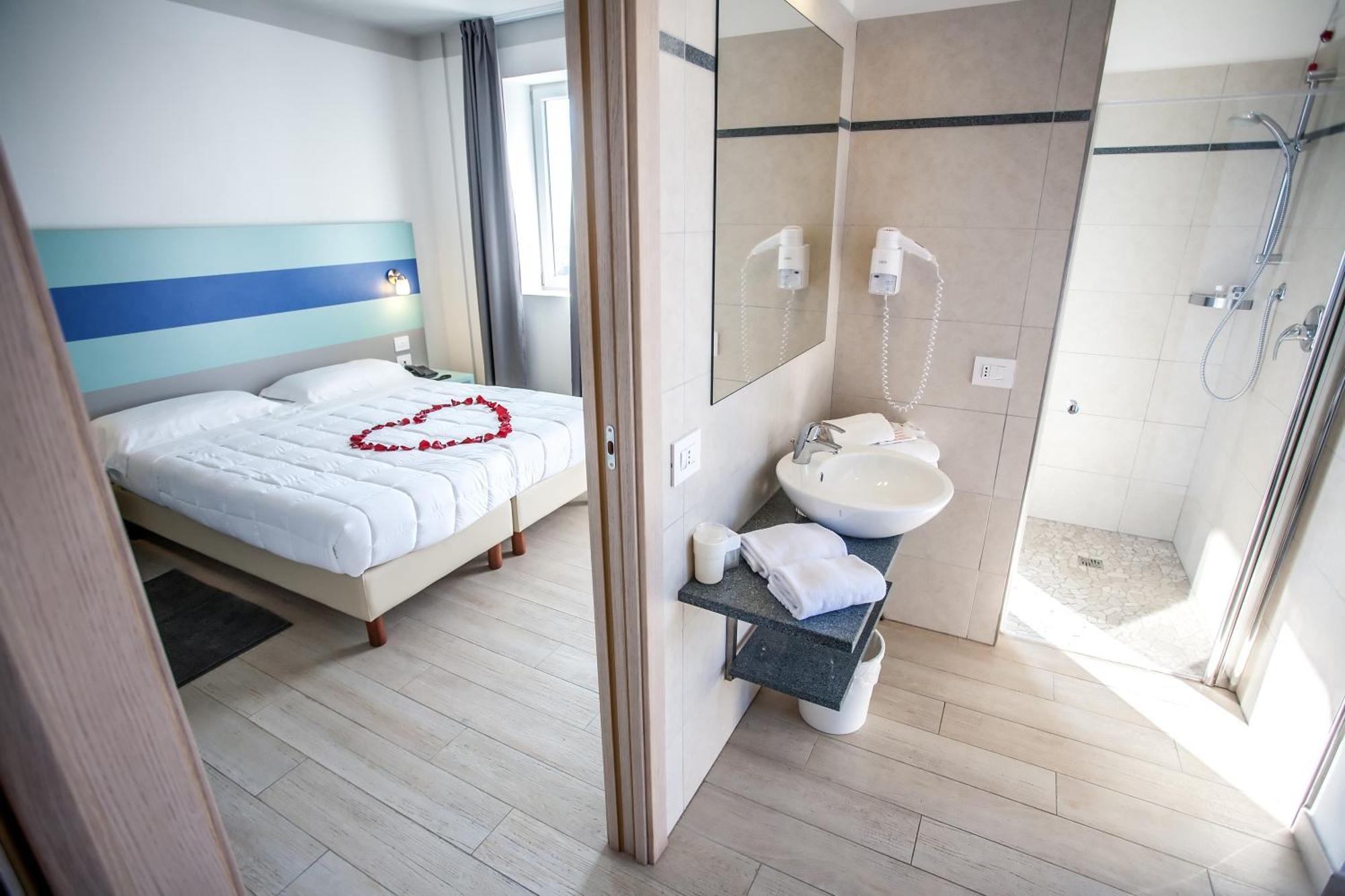 Hotel Oceanomare Punta Marina Szoba fotó